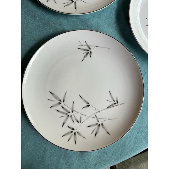 Vintage Fukagawa Arita China Pattern 602 -‎ 4 Dinner Plates Hand Painted Silver - Picture 1 of 7
